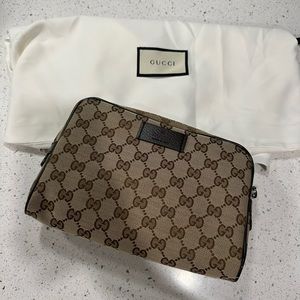 NWT- Gucci Fanny pack